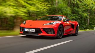 Die Corvette fährt in der achten Generation mit Mittelmotor. (Bild: Chevrolet)